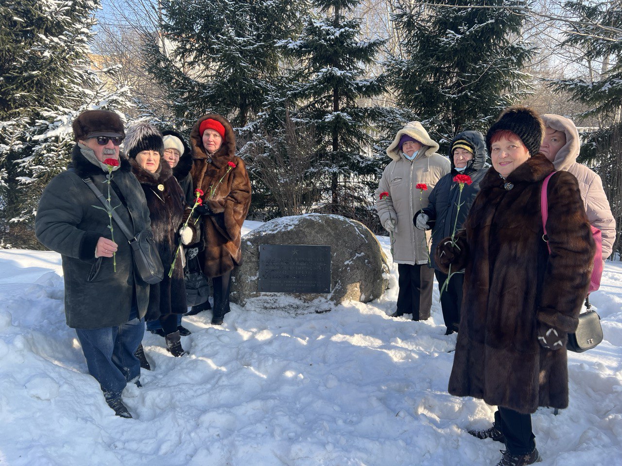 Мемориально-патронатная акция. Мемориальный камень в память о жителях села Ивановское, погибших на фронтах Великой Отечественной войны, ул.Сталеваров, д.30