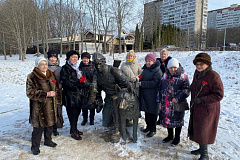 21.02.2025 - Мемориально - патронатная акция у скульптуры "Военный инструктор с собакой"